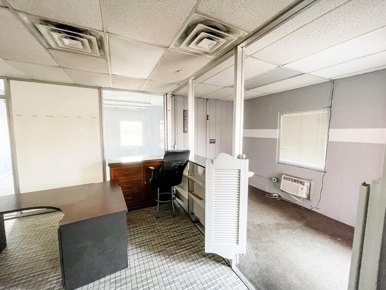 More Photos Of 1030 Wapakoneta Ave, Sidney Freestanding For Sale