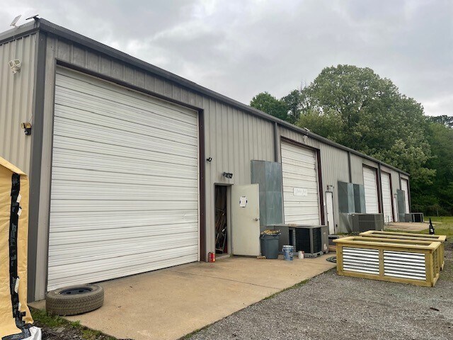 More Photos Of 25914 Highway 10, Roland Showroom For Lease