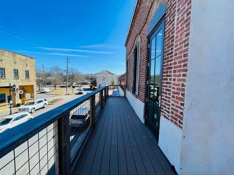 More Photos Of 109 Main Street, Columbiana Office For Lease