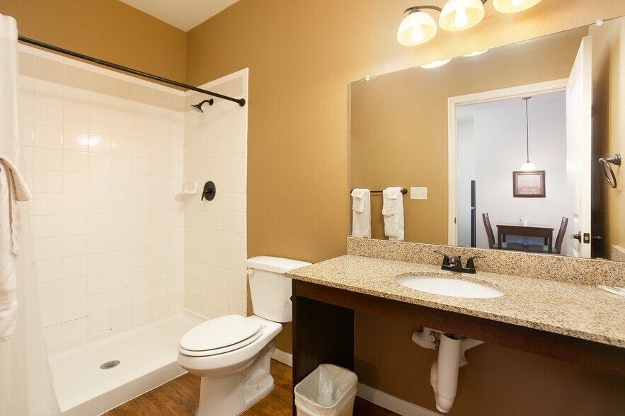 More Photos Of 301 W State Highway 72, Kenedy Hotel For Sale