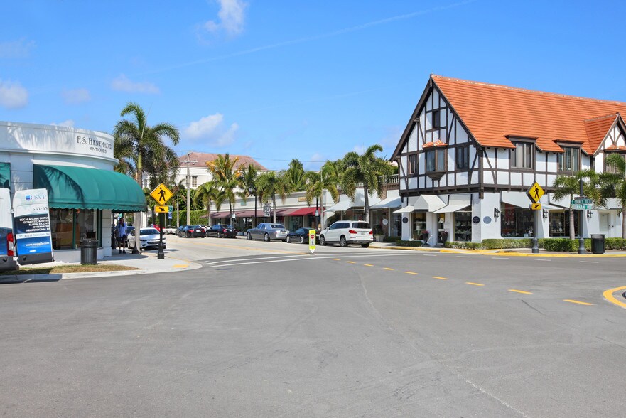 More Photos Of 301-305 S County Rd, Palm Beach Storefront For Lease