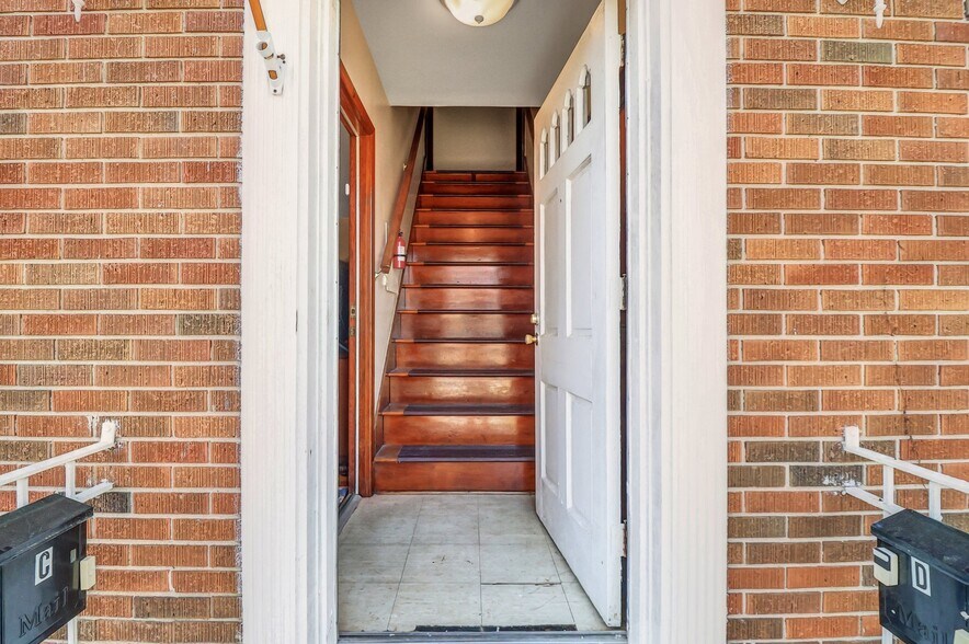 More Photos Of 601 E 53rd St, Savannah Apartments For Sale