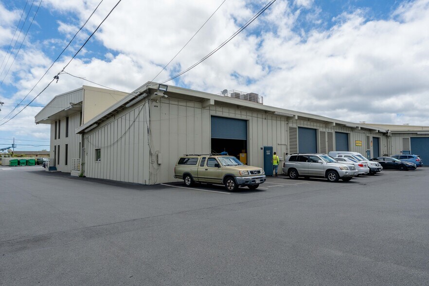 More Photos Of 2290 Alahao Pl, Honolulu Unknown For Lease