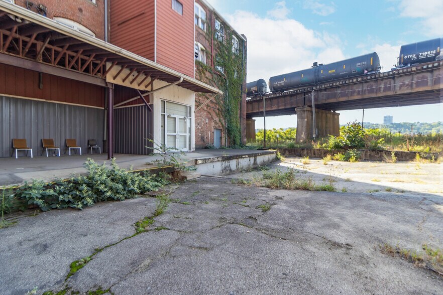 More Photos Of 1275 Budd St, Cincinnati Warehouse For Sale