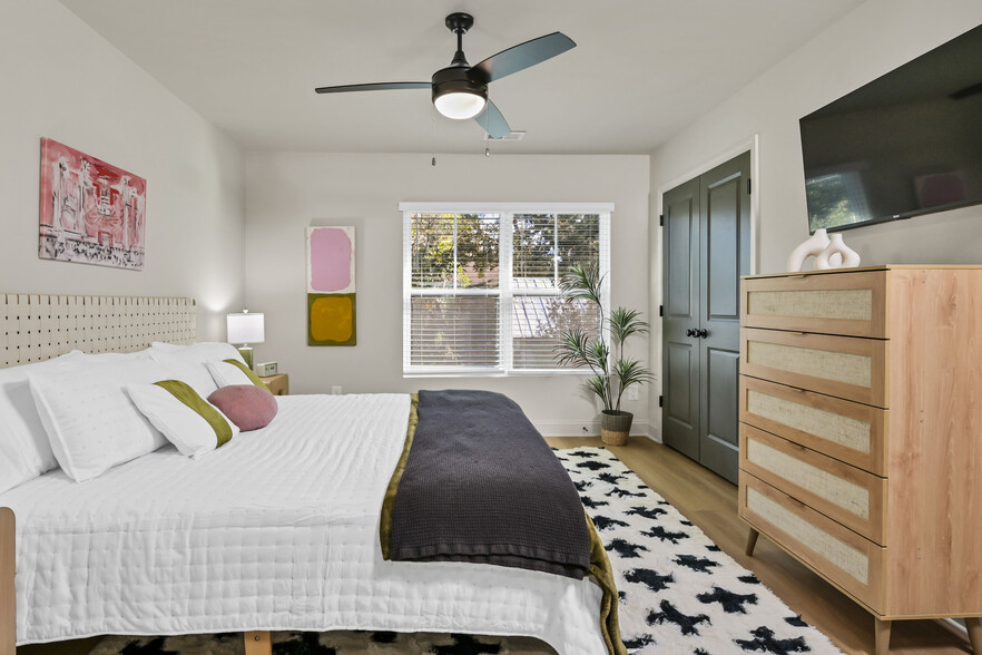 More Photos Of 816 Shull St, West Columbia Apartments For Sale