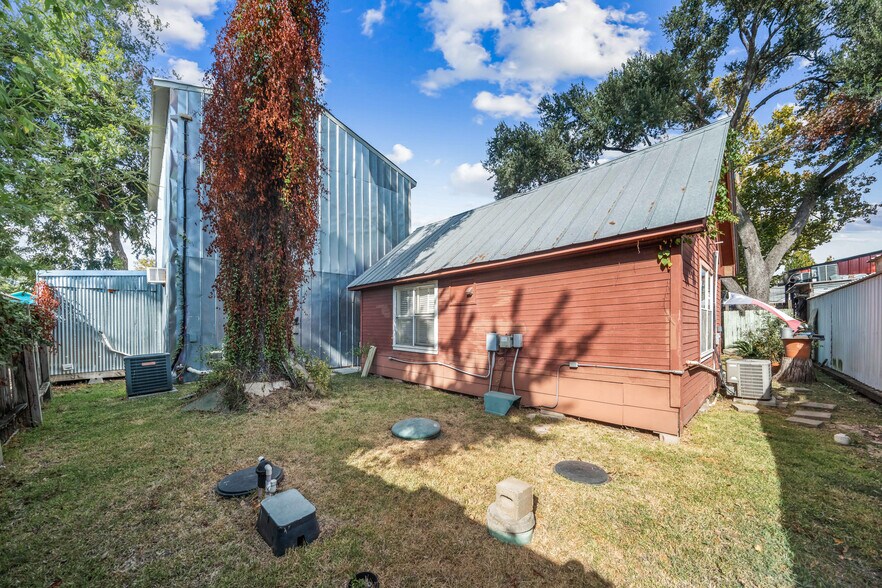 More Photos Of 26407 Preston Ave, Spring Storefront Retail Residential For Sale