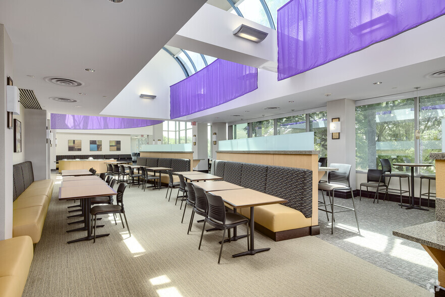 More Photos Of 15000 Conference Center Dr, Chantilly Office For Lease