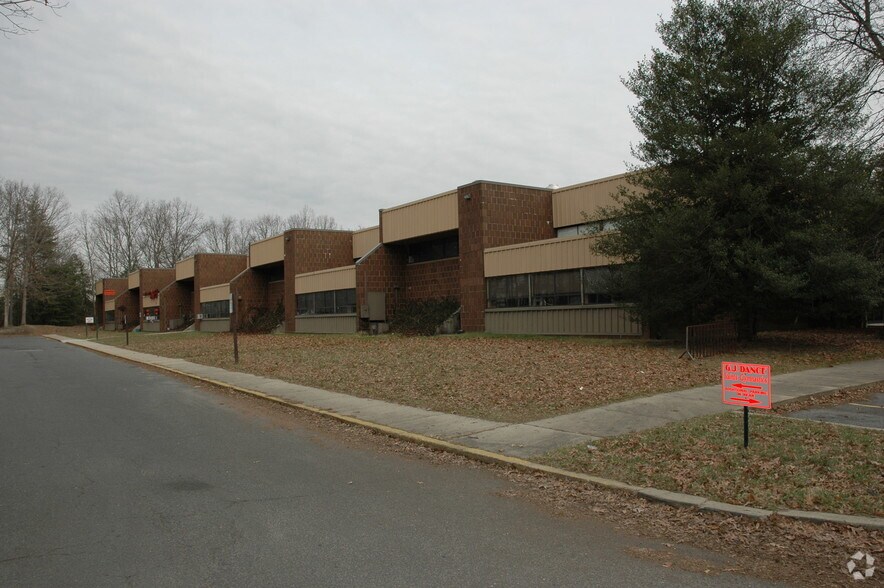 More Photos Of 109 Post Office Rd, Waldorf Flex For Lease