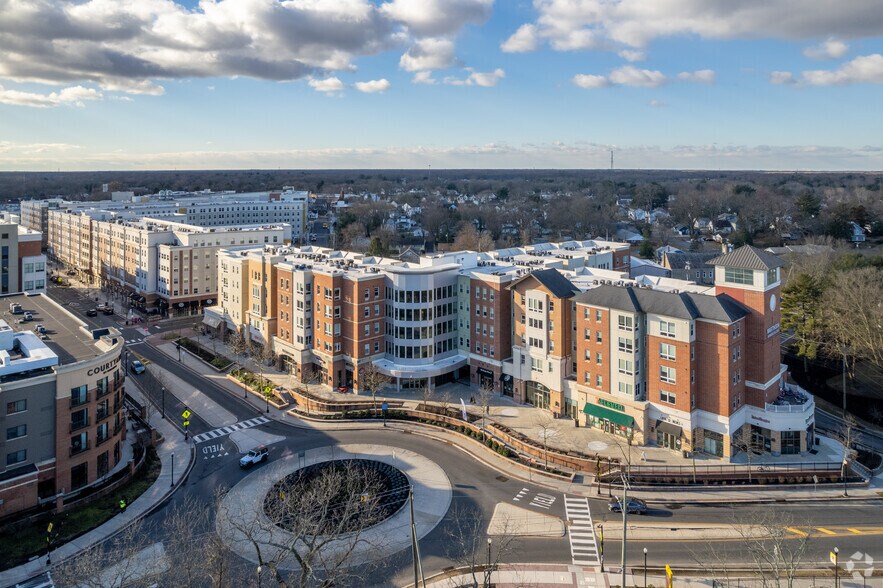 More Photos Of 300-330 Rowan Blvd, Glassboro Dormitory For Lease