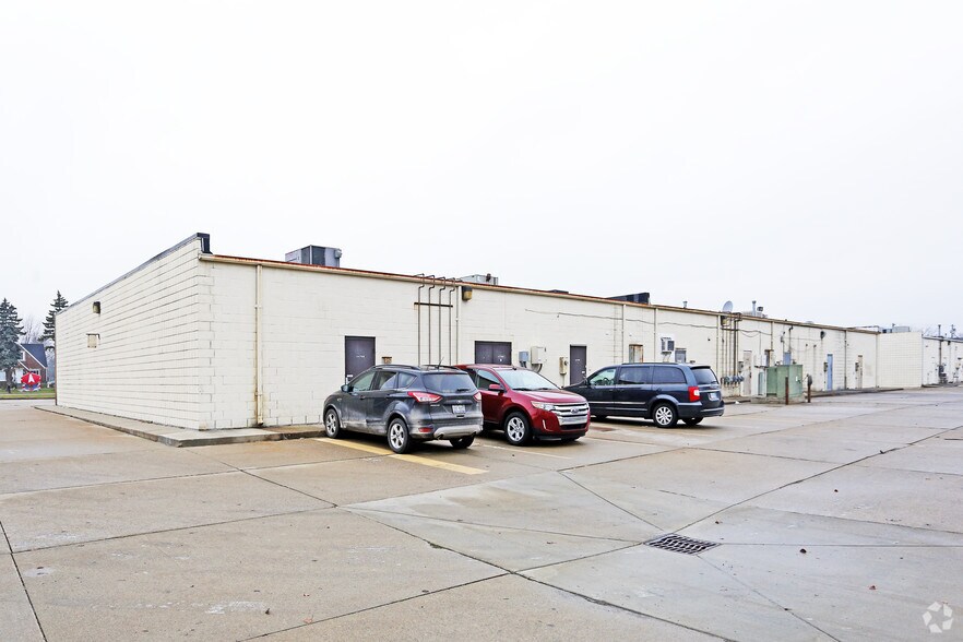 More Photos Of 34700-34730 Dequindre Rd, Sterling Heights Freestanding For Sale