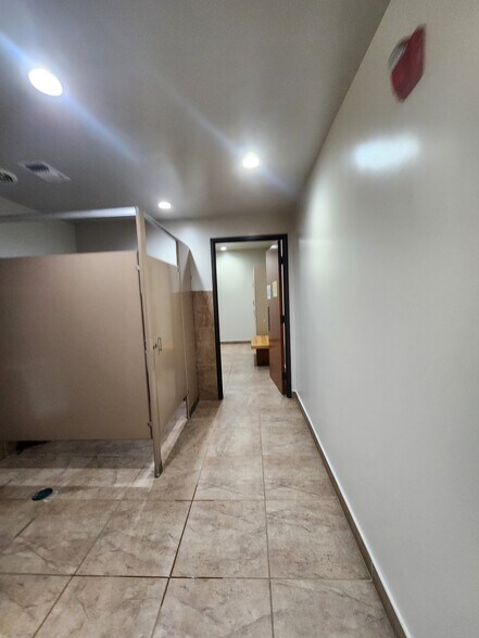 More Photos Of 21200 TX-46, Spring Branch Medical For Sale