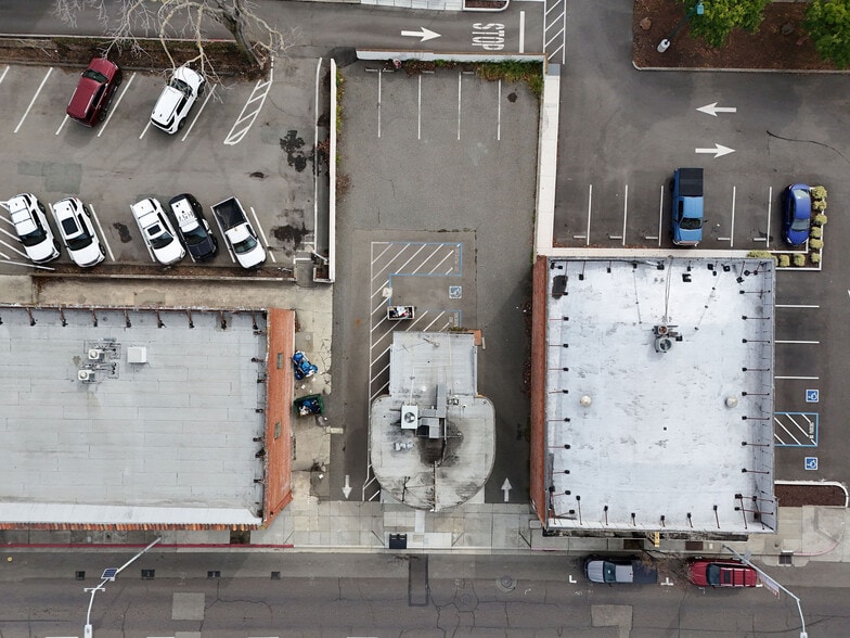 More Photos Of 951 C St, Hayward Fast Food For Sale