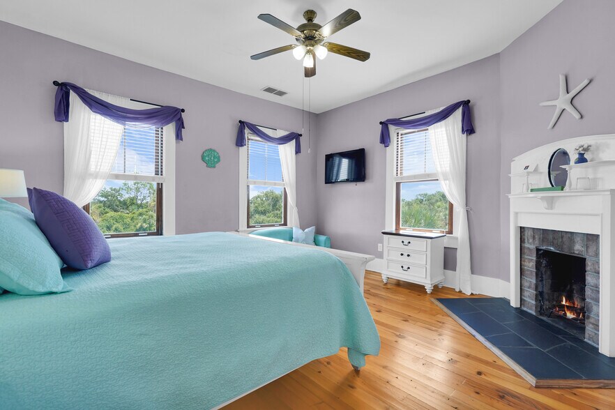 More Photos Of 21 Officers Row, Tybee Island Hospitality For Sale