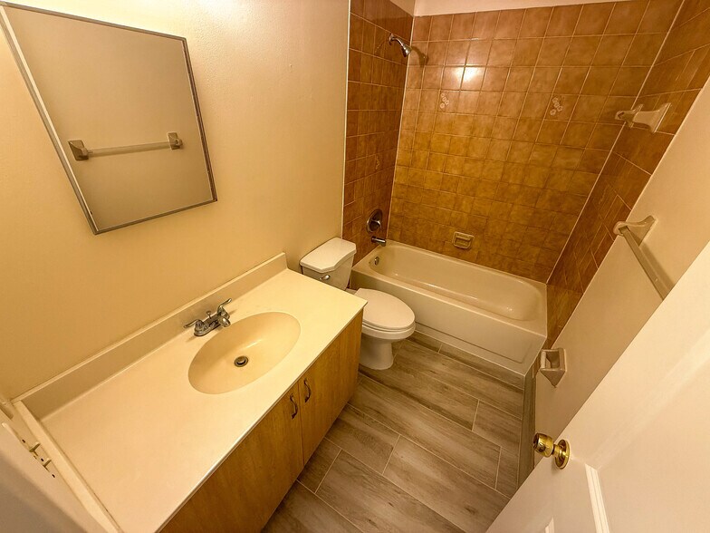 More Photos Of 604 SW 35th St, Palm City Apartments For Sale
