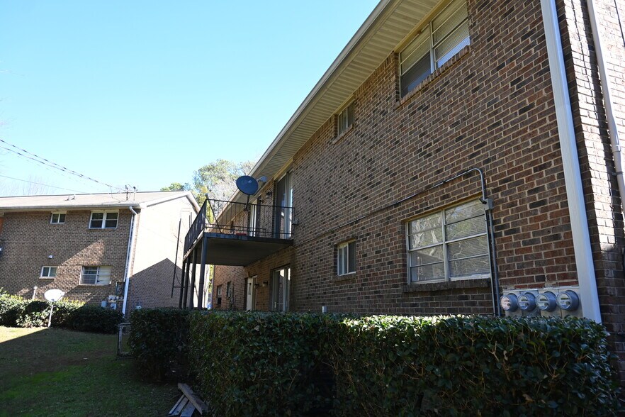 More Photos Of 393 Stone Mountain St, Lawrenceville Apartments For Sale