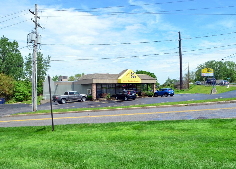 More Photos Of 2178 W 38th St, Erie Storefront Retail Office For Sale