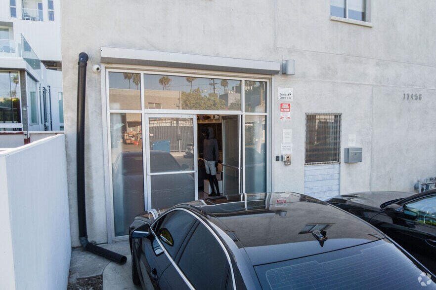 More Photos Of 13456 Beach Ave, Marina Del Rey Loft Creative Space For Sale