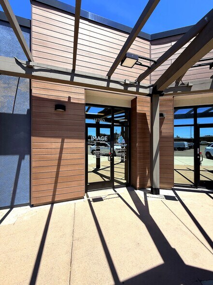 More Photos Of 13750-13756 Doolittle Dr, San Leandro Unknown For Lease