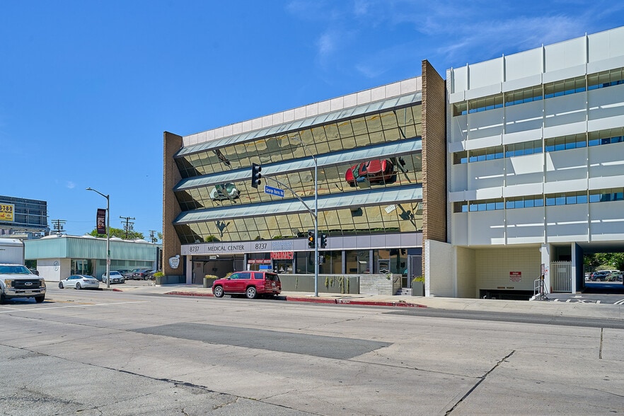 More Photos Of 8737 Beverly Blvd, West Hollywood Medical For Sale