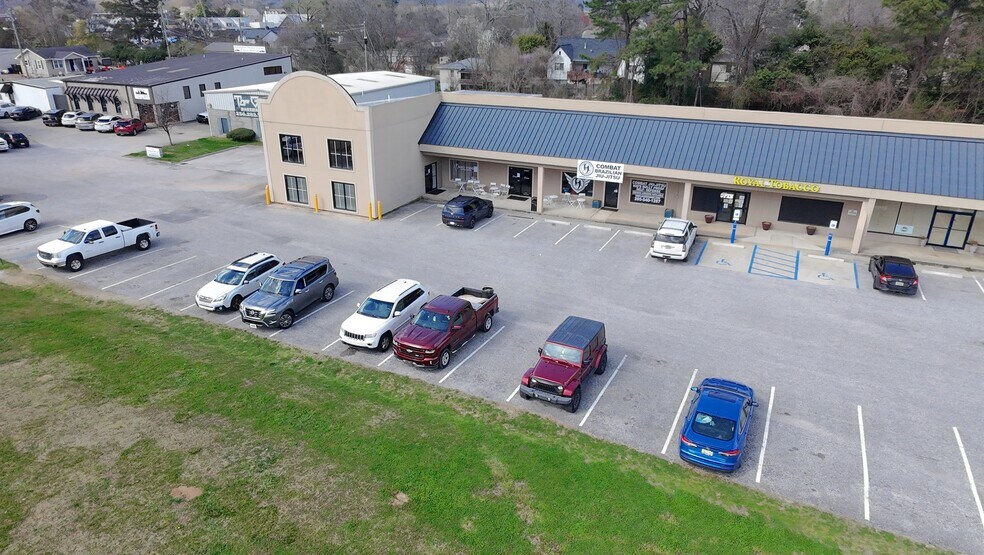 More Photos Of 3242-3258 Cahaba Heights Rd, Birmingham Unknown For Lease