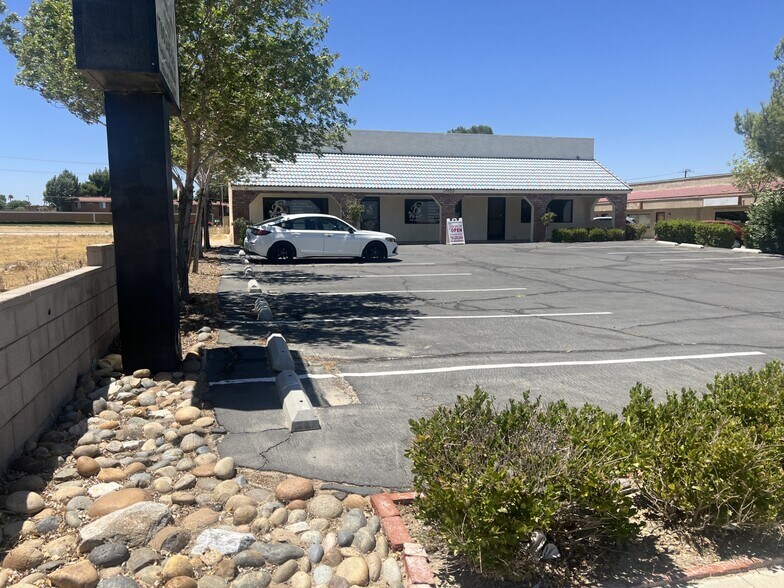More Photos Of 14434 California Ave, Victorville Freestanding For Sale
