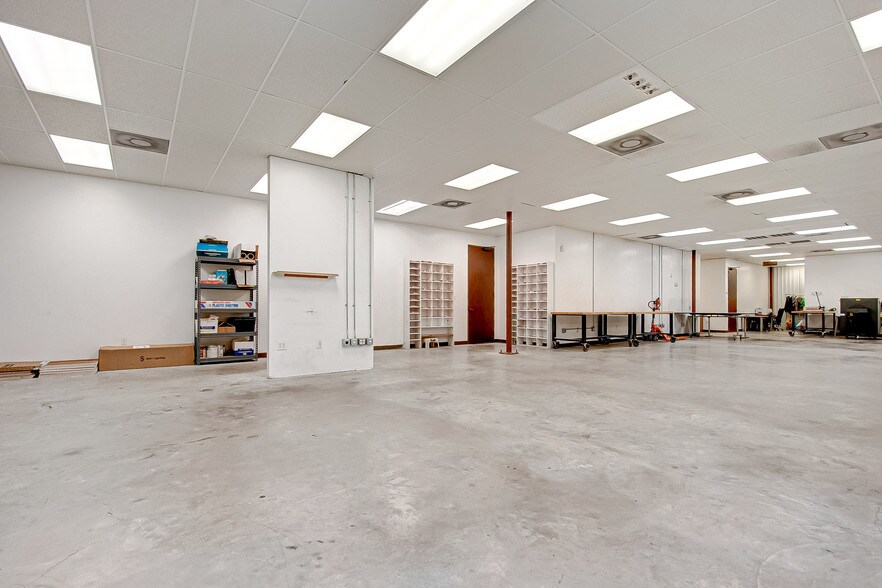 More Photos Of 7102 Glen Chase Ct, Houston Office For Sale