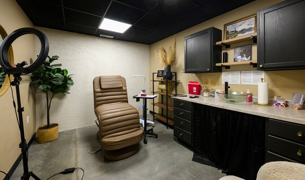 More Photos Of 540 Belden Pky NE, Sugarcreek Storefront For Sale