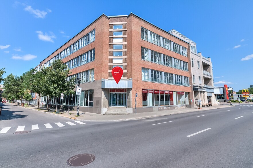 More Photos Of 7345 Boul Saint-Laurent, Montréal Storefront Retail Residential For Sale