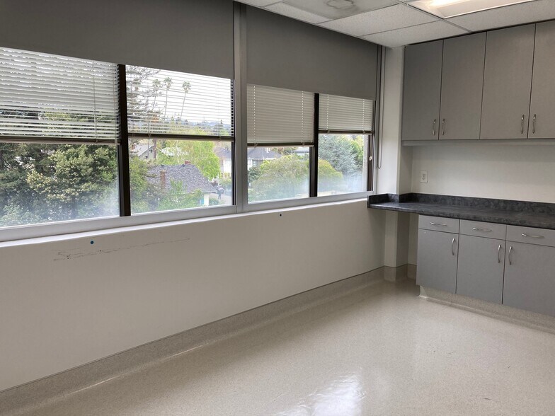 More Photos Of 2999 Regent St, Berkeley Medical For Lease