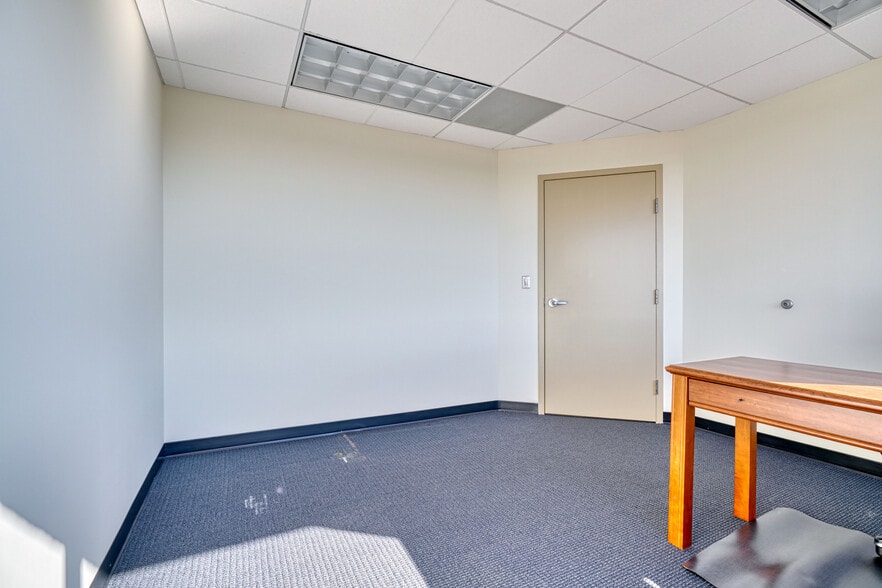 More Photos Of 438 N Frederick Ave, Gaithersburg Medical For Sale