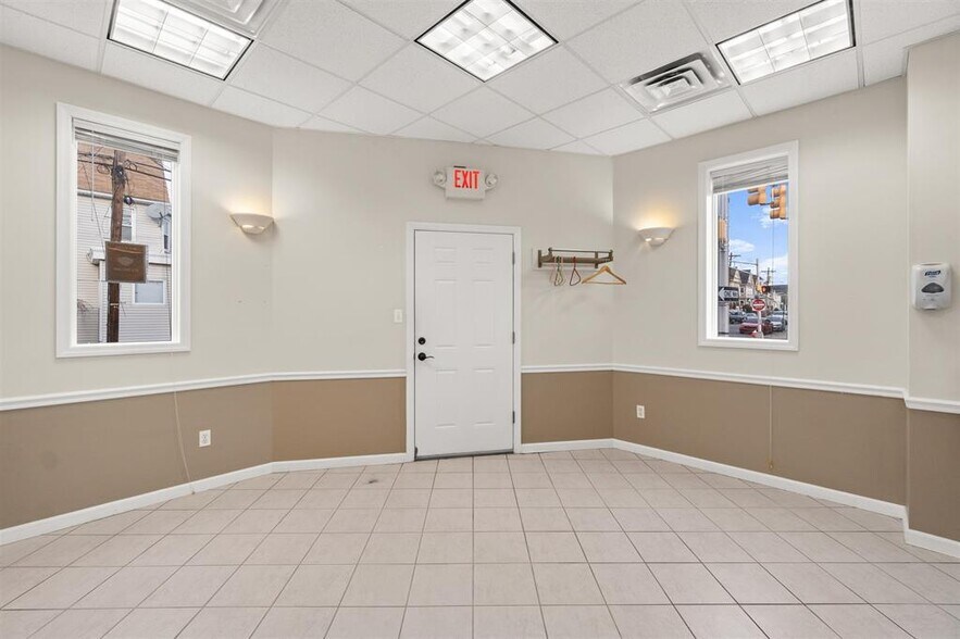 More Photos Of 391 Kennedy Blvd, Bayonne Medical For Sale