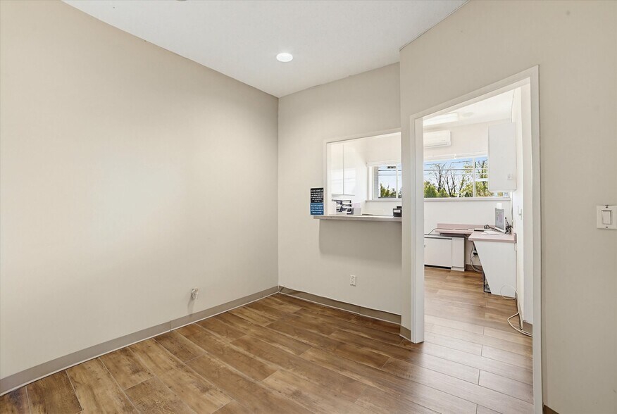 More Photos Of 444 E Boston Post Rd, Mamaroneck Medical For Lease