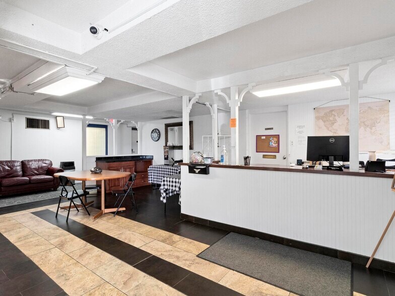 More Photos Of 100 W F St, Casper Hotel For Sale