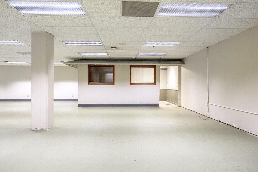 More Photos Of 240 Edwards St, Cleveland Office For Sale