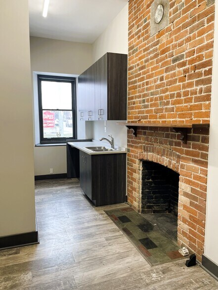 More Photos Of 119 Barrack St, Kingston Office For Lease