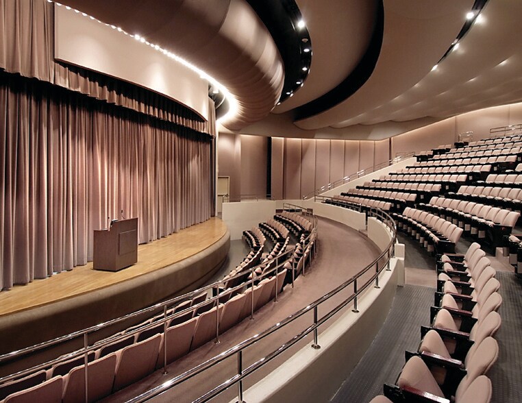 More Photos Of 250 Williams St NW, Atlanta Office For Lease