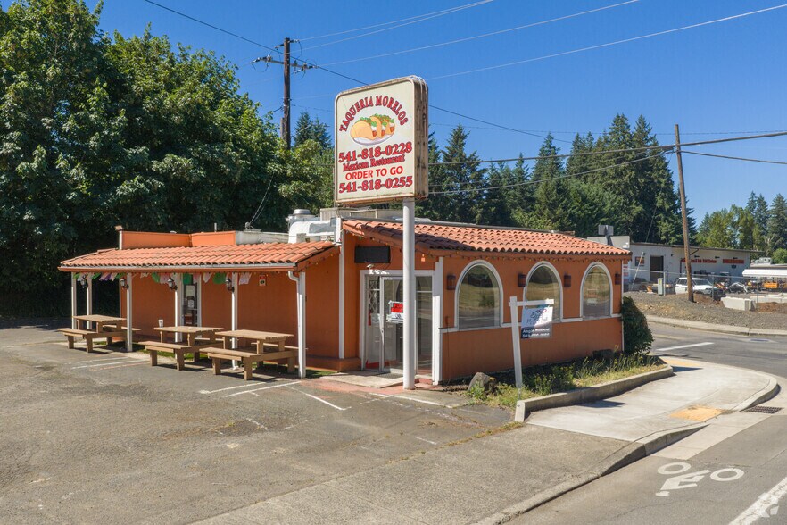 Primary Photo Of 3103 Highway 20, Sweet Home Restaurant For Sale