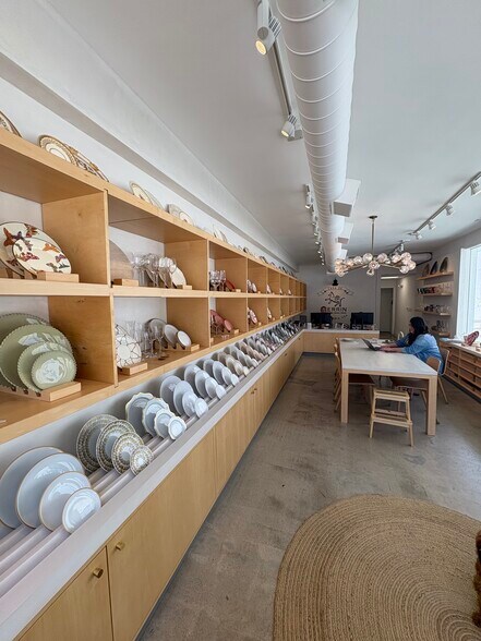 More Photos Of 13028 San Vicente Blvd, Los Angeles Freestanding For Lease