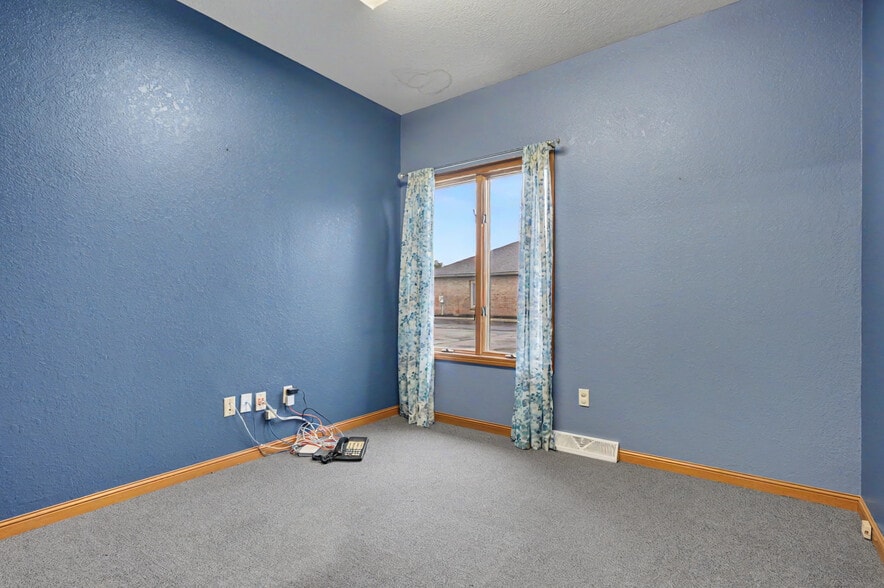 More Photos Of 819 Southwestern Run, Youngstown Medical For Sale