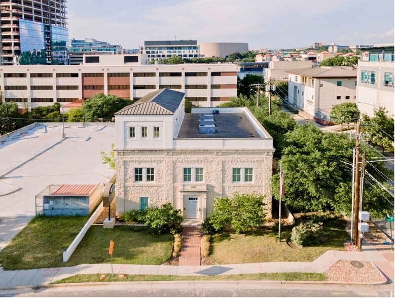 More Photos Of 614 E 12th St, Austin Office For Sale