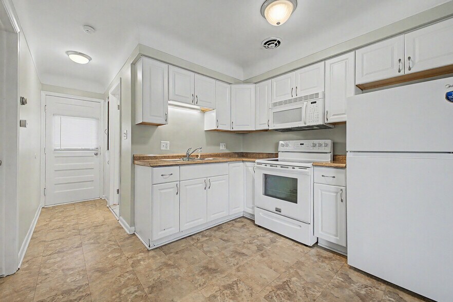 More Photos Of 4222 Drouillard St, Lincoln Park Apartments For Sale