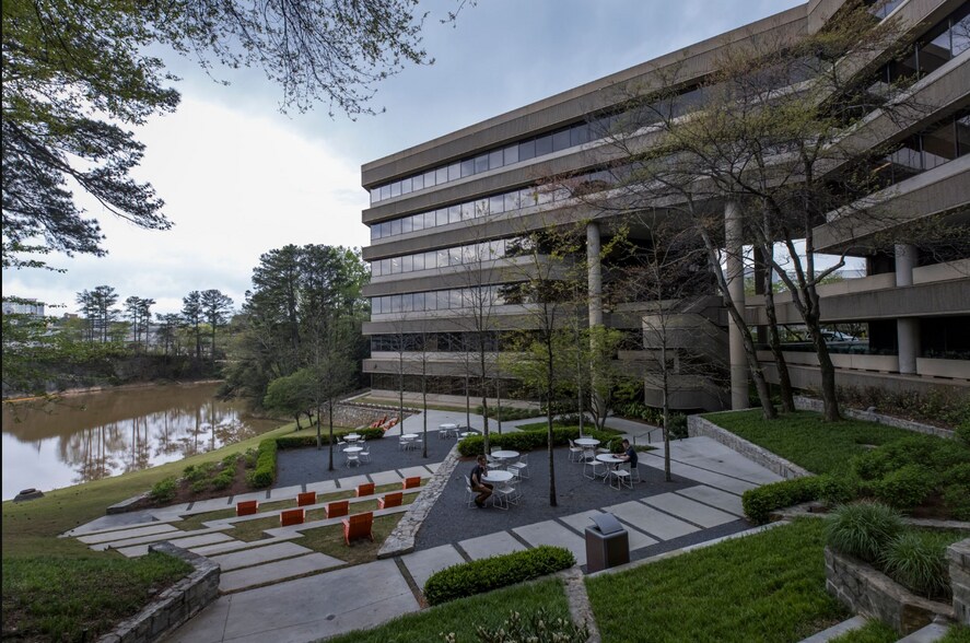 More Photos Of 5909 Peachtree Dunwoody Rd NE, Atlanta Coworking Space