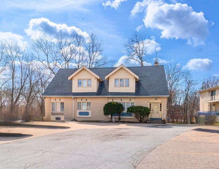 More Photos Of 1718 9th Ave, Moline Apartments For Sale