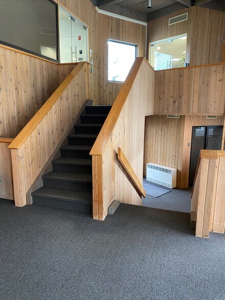 More Photos Of 59 Avenue at the Commons, Shrewsbury Medical For Lease