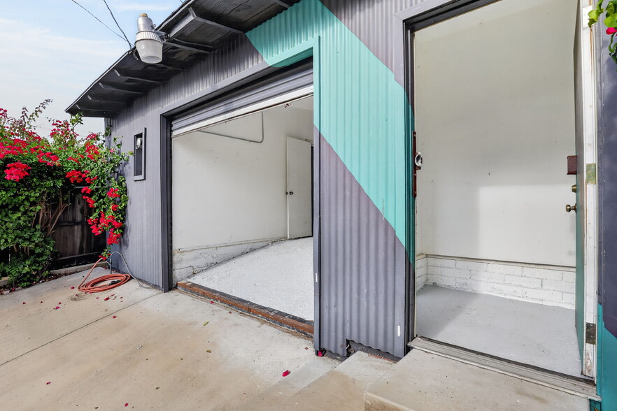 More Photos Of 9939 Commerce Ave, Tujunga Storefront For Sale