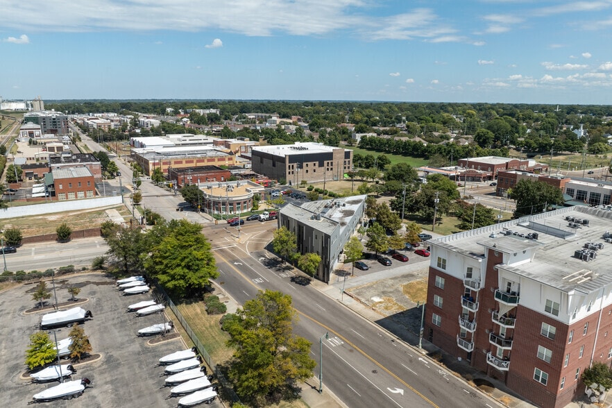 More Photos Of 440 N Front St, Memphis Freestanding For Lease
