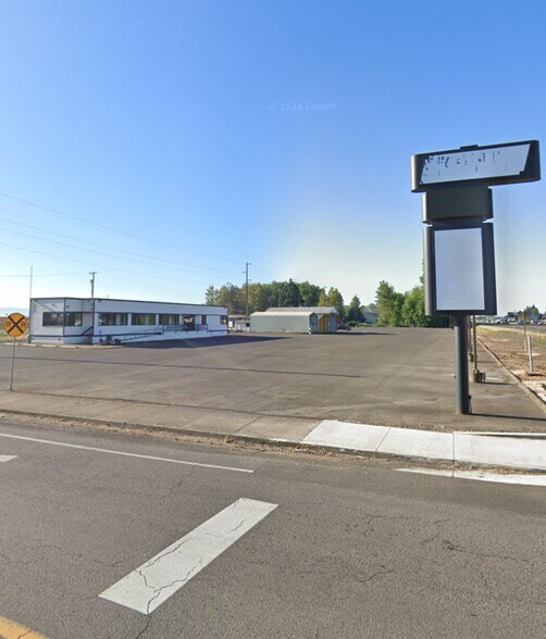 More Photos Of 325 W 1st Ave, Junction City Auto Dealership For Sale