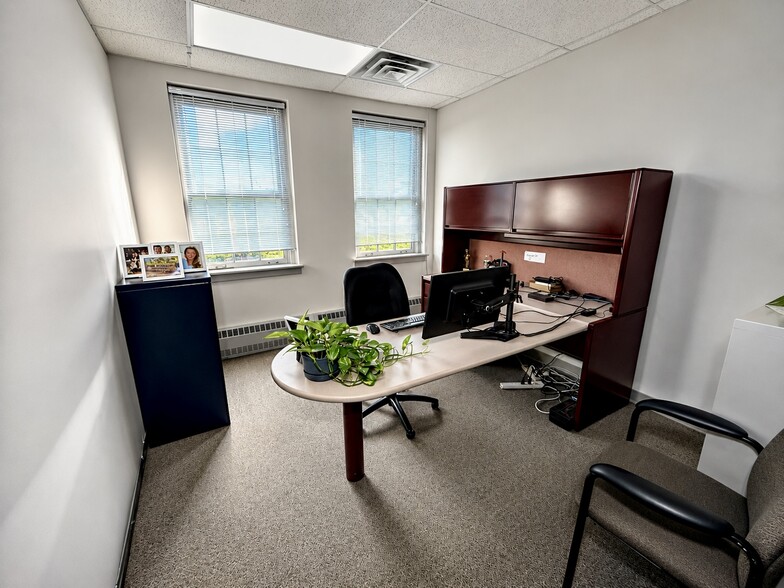 More Photos Of 102 Washington St, Manlius Office For Sale