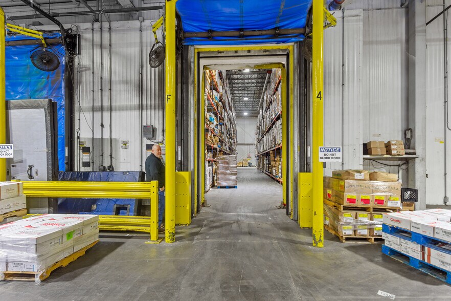 More Photos Of 3737 N Broadway, Saint Louis Refrigeration Cold Storage For Lease