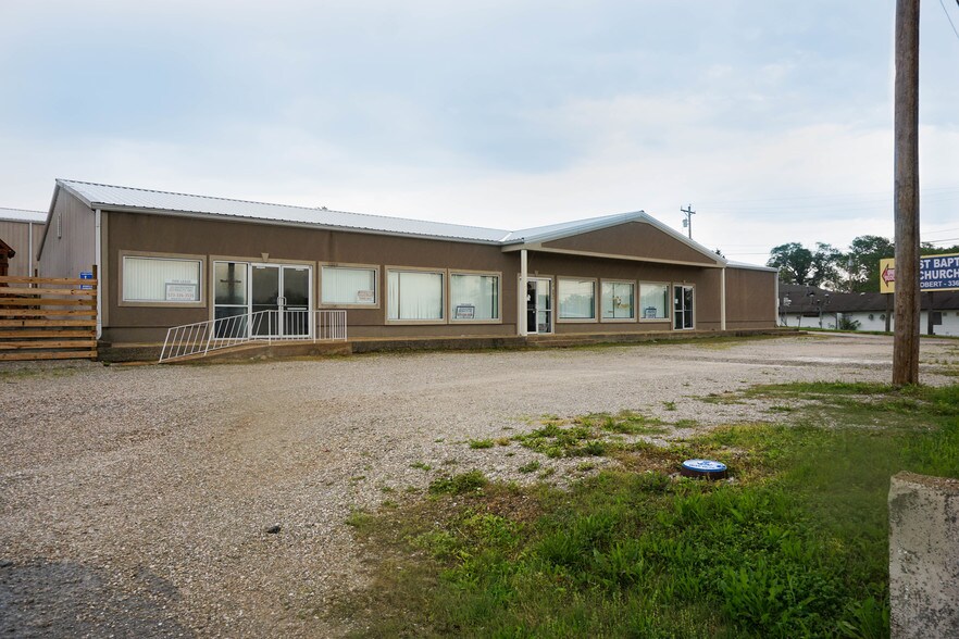 Primary Photo Of 1126 Old Route 66, Saint Robert Office For Sale